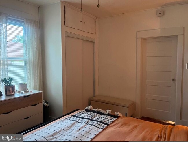Photo - 314 W 4th St