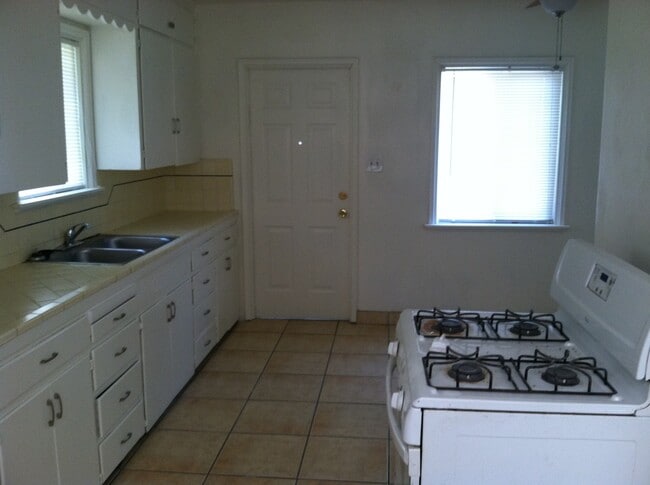 Photo - 431-433 F St Unit 431