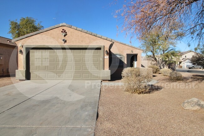 Photo - 726 W Bowker St