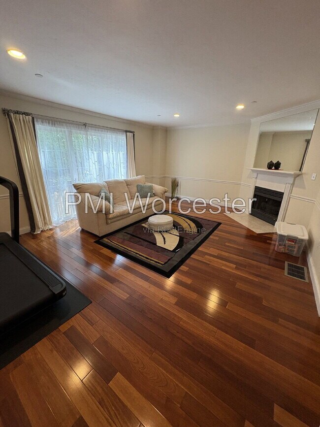 67 N Quinsigamond Ave