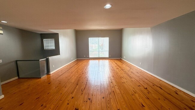 Photo - 2605 Calumet St Unit 16