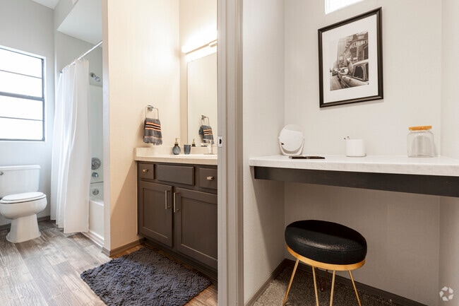 2BR, 2BA - 1096
