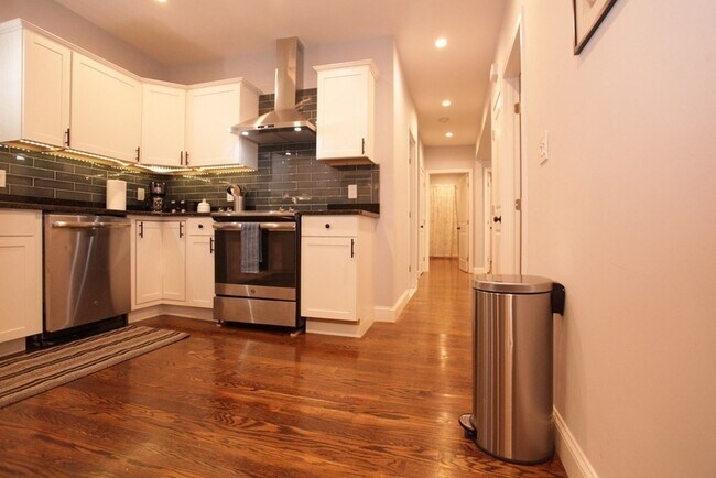 Photo - 289-291 Main St Unit 3