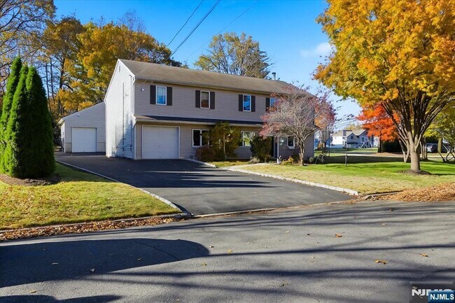 Photo - 473 Lincoln Dr