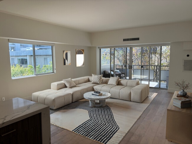 Building Photo - 1155 N La Cienega Blvd Unit 305