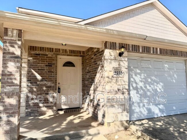 Building Photo - 2337 Bloomfield Dr