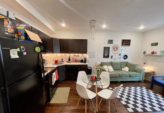 Photo - Newly Renovated Apartments-Temple University Unit 3