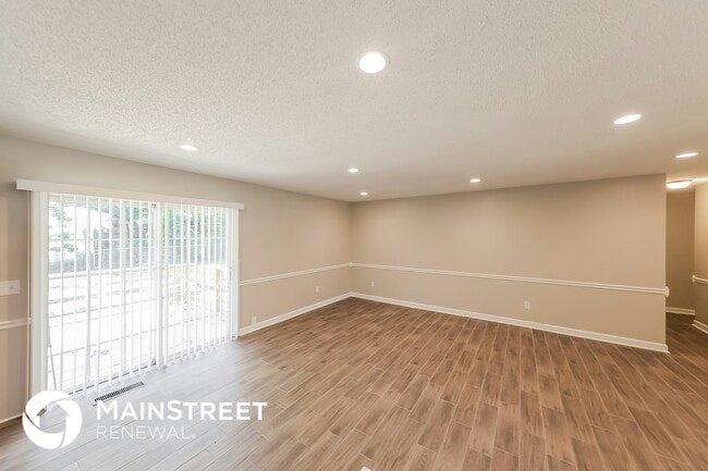 Photo - 11028 Woodland Dr