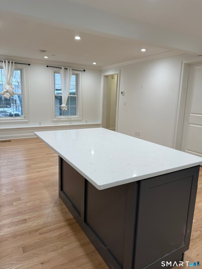 Building Photo - 159 Grove St