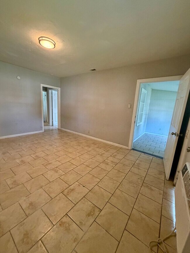 Photo - 3861/3867 Ogg Ave Unit 3867 Ogg Ave