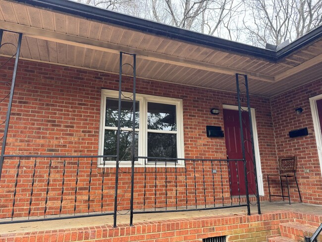 Two Bedroom Apartment in Statesville - Two Bedroom Apartment in Statesville