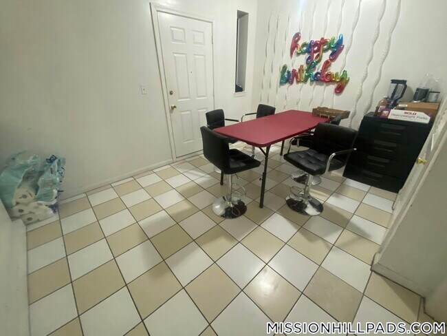 Photo - 715 Parker St Unidad 2