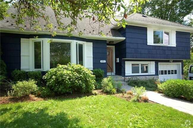 Building Photo - 891 Port Dr Rental