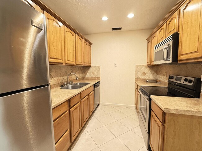 Photo - 1900 Palmland Dr