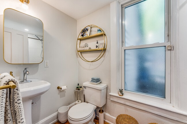 Photo - 2635 Bryant St