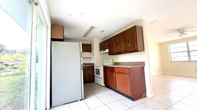 Photo - 1037 Berkshire Rd