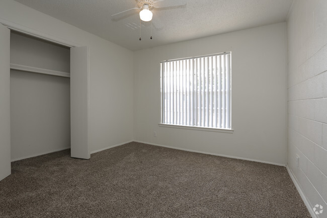 Interior Photo - Somerset Park Rental