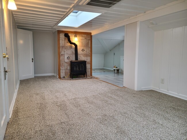 Building Photo - Ennis Properties Unit 4015a