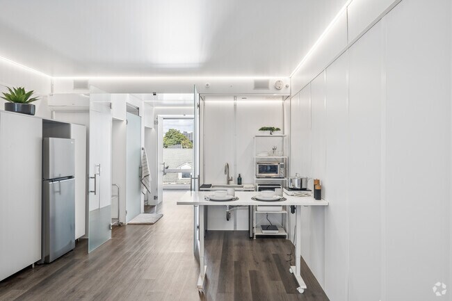 1BR, 1BA - 525SF - Kitchen