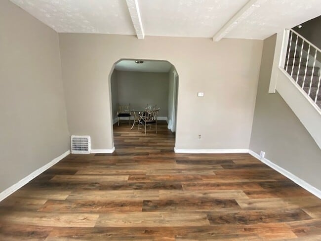 Photo - 2 WEEKS FREE RENT! Kenmore Charmer: 2 Bedr...