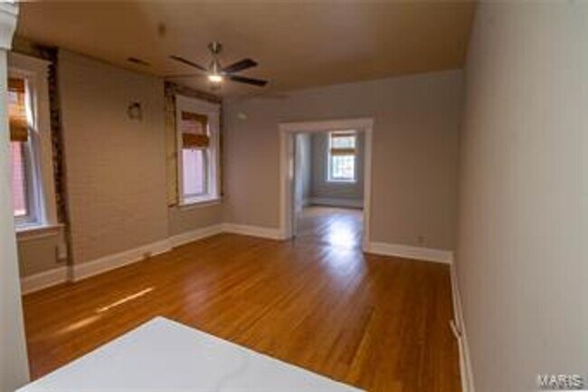 Photo - Cherokee 2214-2216 Unit Cherokee 2216 -2nd floor