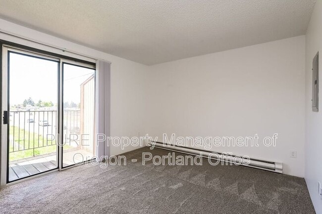 Photo - 14132 NE Sandy Blvd