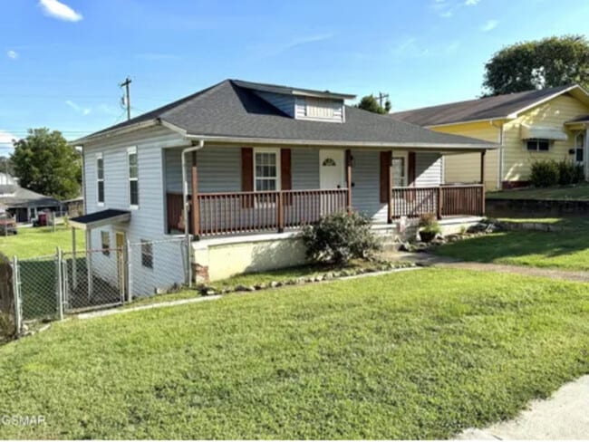 Photo - 275 Glascock St