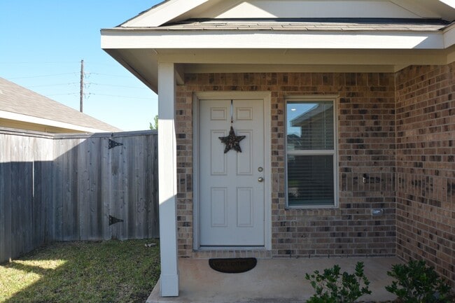 Photo - 379 Jewett Meadow Dr