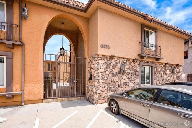 Building Photo - 4737 34th St Unit 7 Rental