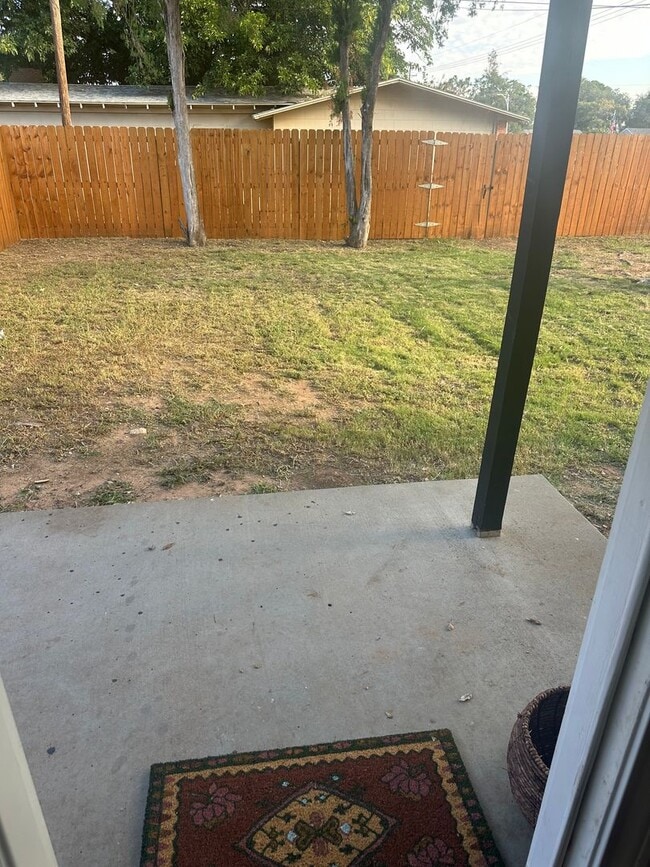 Photo - 4 bed 2 bath 1 car garage on Flint Avenue!