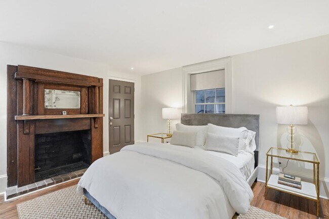 Photo - 705 Barnard St