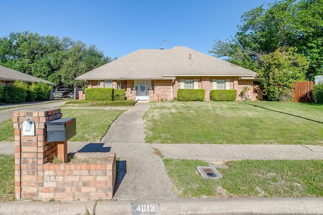 Building Photo - Great Move In Ready 3 Bedroom, 2 Bath Home Located in Northridge- Irving ISD- 75038