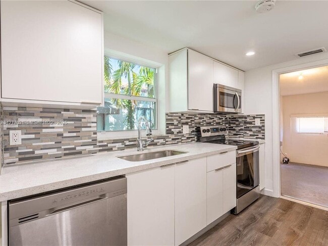 Building Photo - 2520 SW 22nd Terrace Rental
