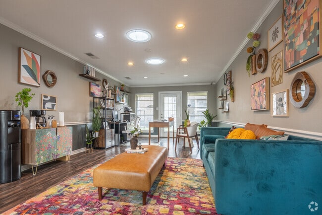 Leasing Office - Carriage House Apartments