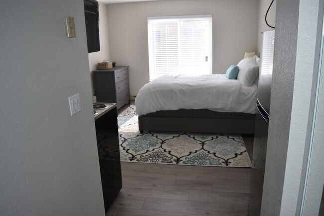 1940 Prospector Ave Unit 221