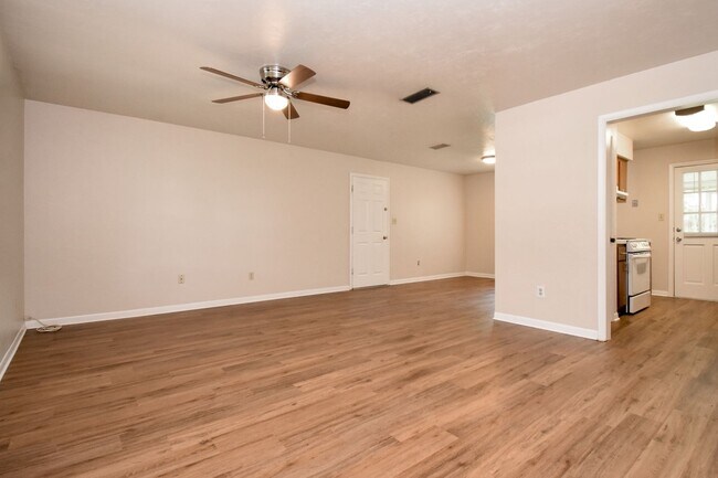Photo - Recently Updated 3-Bedroom, 2-Bathroom Hom...