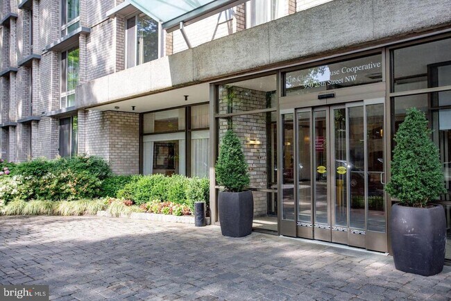 Photo - 940 25th St NW Unit 309S