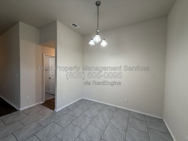 Photo - 7431 104th St