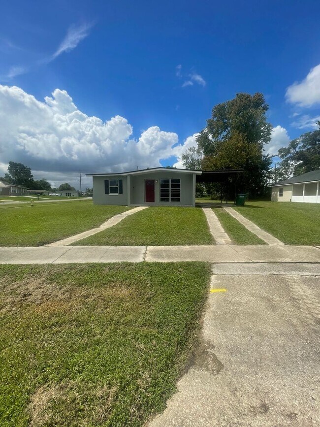 Photo - 2 Bed 1 Bath Home | Pet Friendly | Washer ...