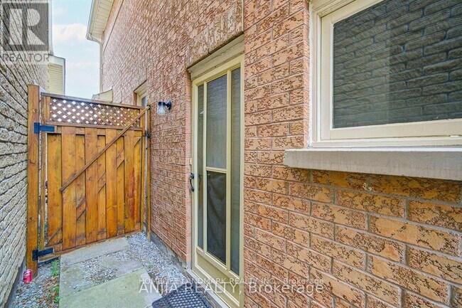 Photo - 203 Milliken Meadows Dr