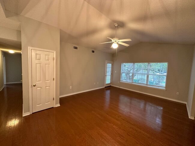 Photo - 1501 Partin Dr N Unit 243