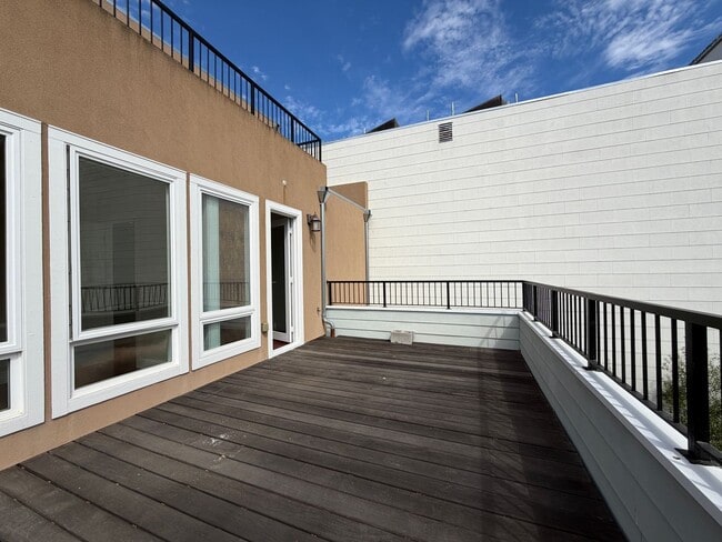Photo - 261B Dolores St