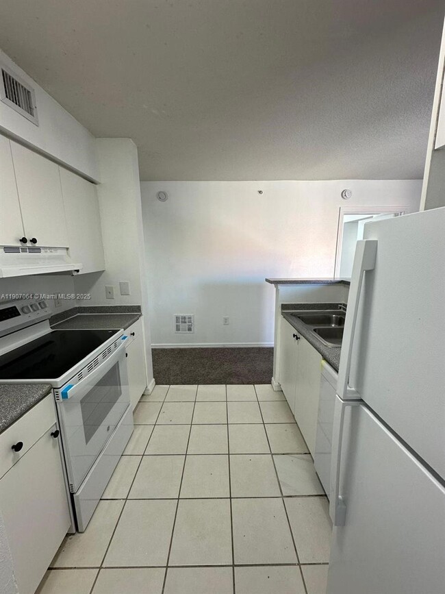 Photo - 17612 NW 25th Ave Unit 302