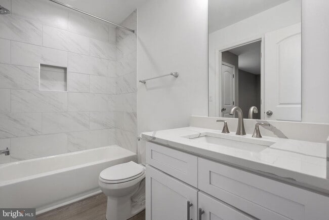 Photo - 2253 Papermill Rd