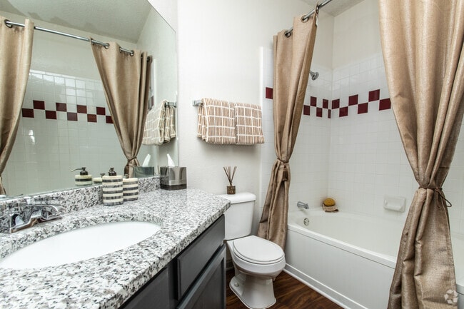 2BR, 2BA - 1091SF