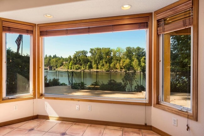 Photo - 14239 SE Fairoaks Ln