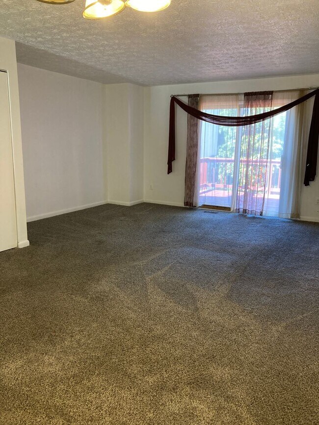 Photo - Spacious 3-bedroom, 2-bathroom townhouse available in Edgewood, MD.