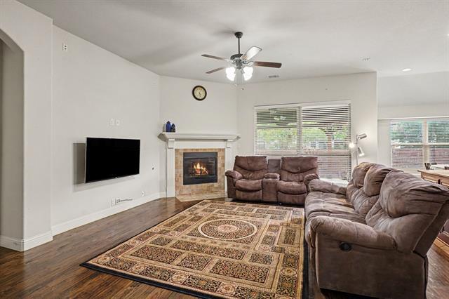 Photo - 2412 Lynbridge Dr