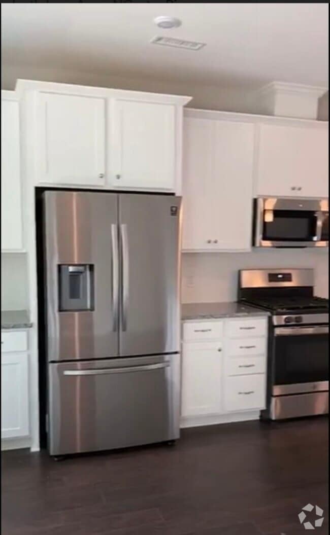 Building Photo - 2805 Macbeth Ln Rental