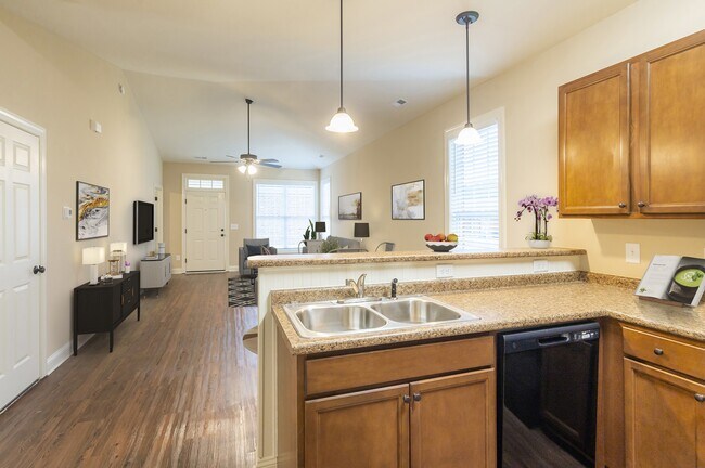 Photo - 51 Butler Commons Dr